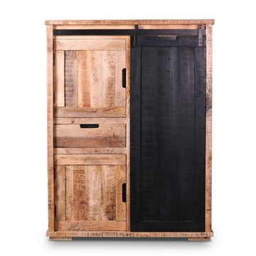 Kast mangohout met zwarte schuifdeur.